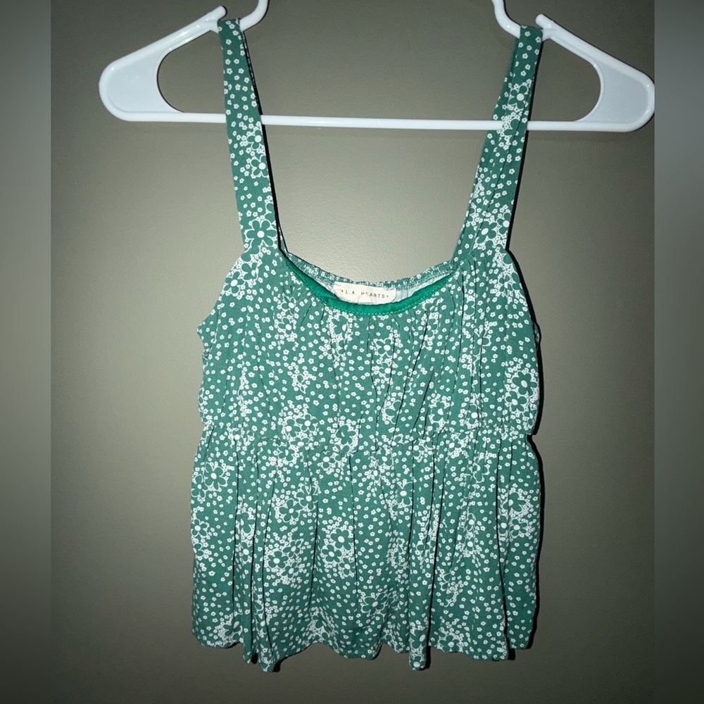 La Hearts sz XS Green and White Floral Camisole